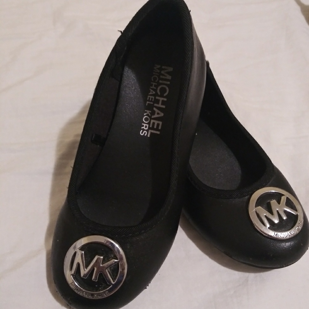 Dressing shoes
